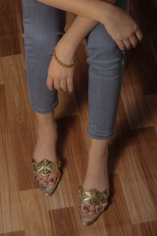 Debellee Pointy Toe Pearl Flat Sliders - Image 11
